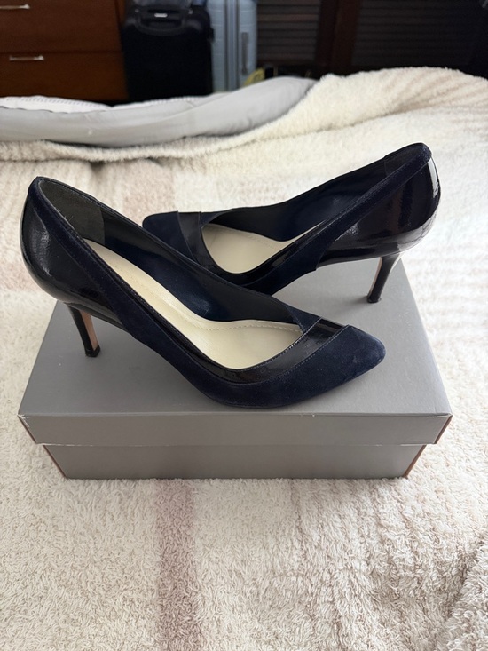 Ann Taylor Shoes - Ann Taylor Navy Two-Tone Pointed Toe Pumps